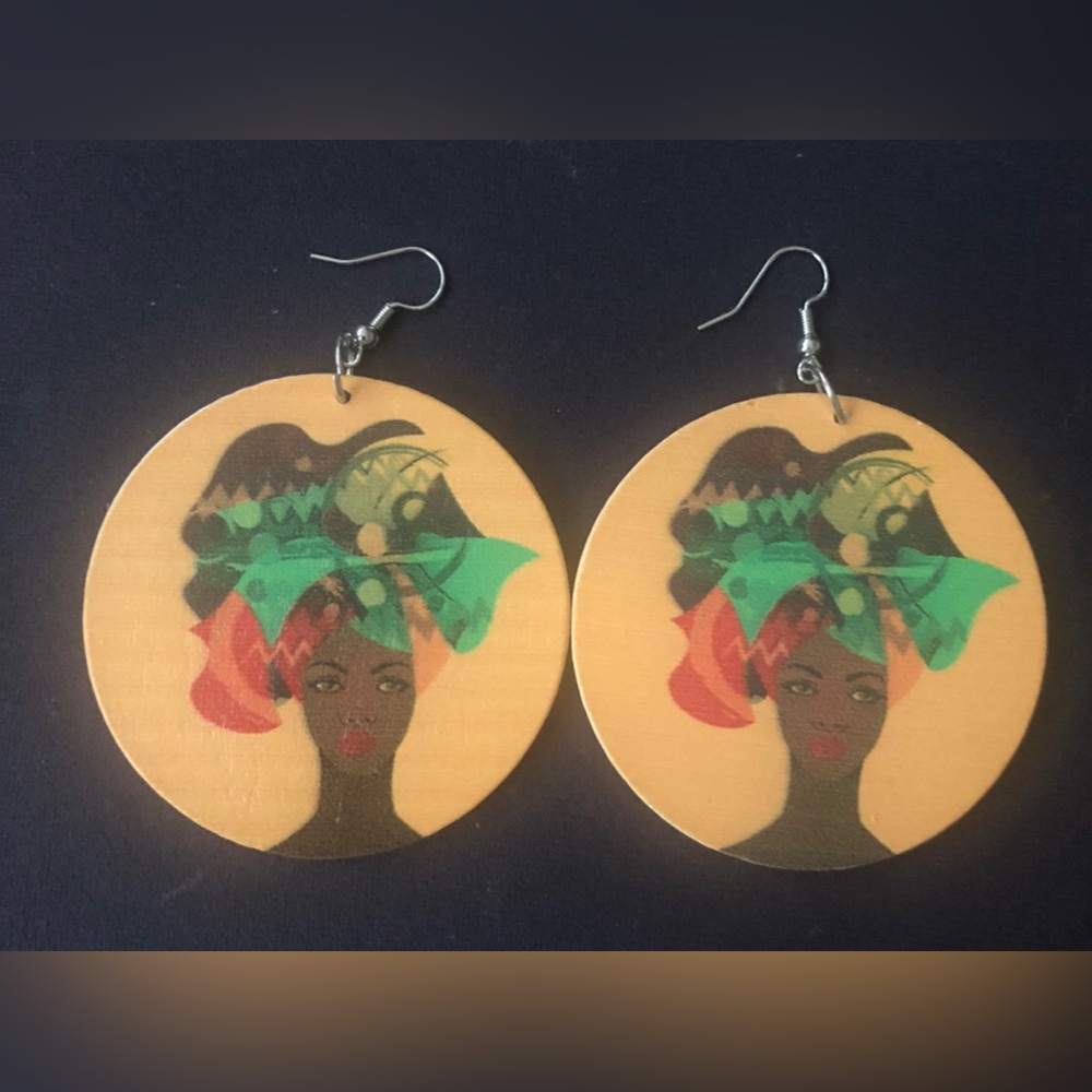 African Queen Wooden Hoop Earrings in Green and Red